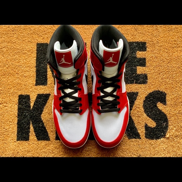 Jordan 1 Mid Chicago Cleats - Picture 3 of 3